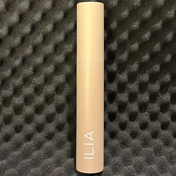 ILIA Beauty Fullest Volumizing Mascara - Picture 7 of 9